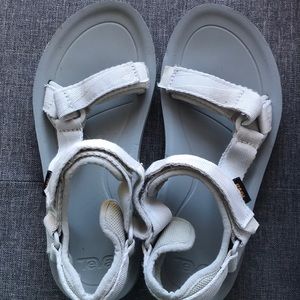 Teva sandals women’s size 8
